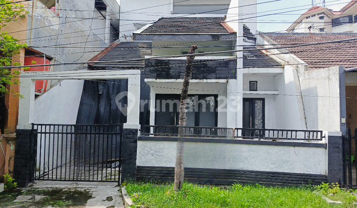 Dijual Rumah Manyar