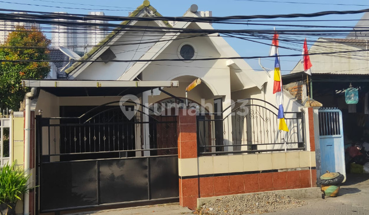 Dijual Rumah Siap Huni 1Lt Lokasi Strategis Dekat Merr Row Jalan 3 Mobil di Kalijudan Surabaya Timur