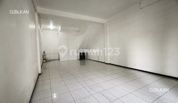 Dijual Ruko 4 Lantai, 0 Jalan di Klampis