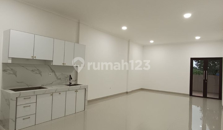For Sale Ready-to-Use Shop in Jagakarsa, South Jakarta 2