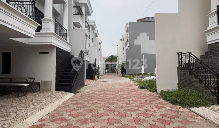 Ready-to-Occupy Comfortable House in Jagakarsa Cluster, South Jakarta 2