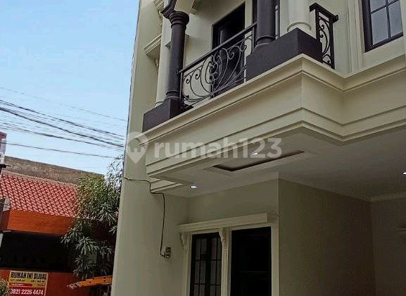 Rumah Keren Modern Classic di Jagakarsa Jakarta Selatan