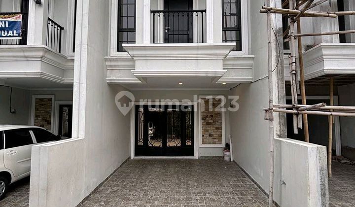 Rumah Mewah Classic Modern di Tanah Baru Beji Depok