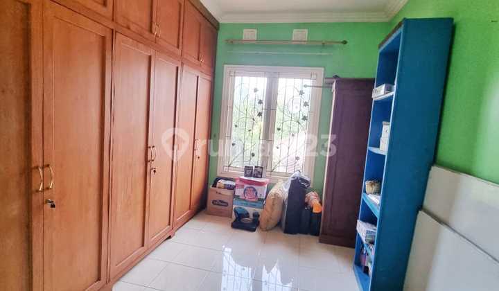 Dijual Cepat Rumah Raffles Hills Cibubur Tanah Luas Rumah Bagus SHM di Cibubur 2