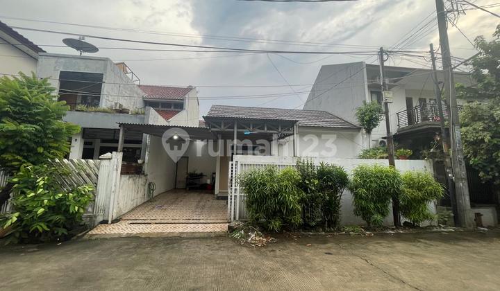 Dijual Rumah Kranggan Permai Hitung Tanah Saja Nego Dijual Rumah Kranggan Permai Hitung Tanah Saja Nego