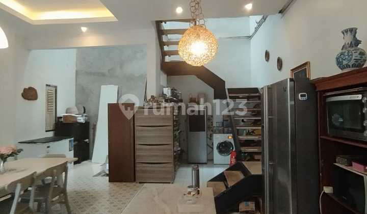 Rumah Dekat Raffles Hills Cibubur Harga Murah 2