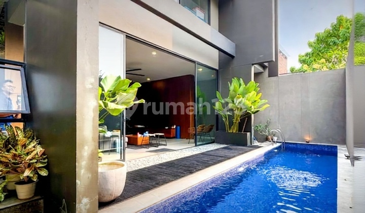 Siap Huni, Rumah Design Modern, 3 Lantai, SHM, di Kemang