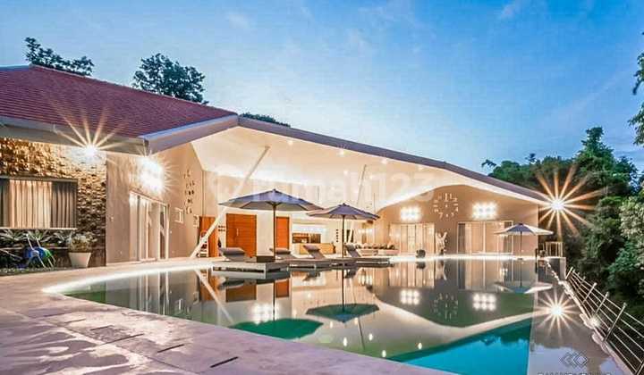 Villa 6 Kamar Tidur Kerobokan Kolam Renang