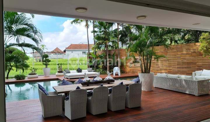 Villa 4 Bed Room di Kerobokan Rice Field View