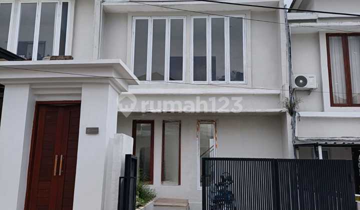Rumah Dua Lantai di Tabanan Finishing Siap Huni Rumah Dua Lantai di Tabanan Finishing Siap Huni