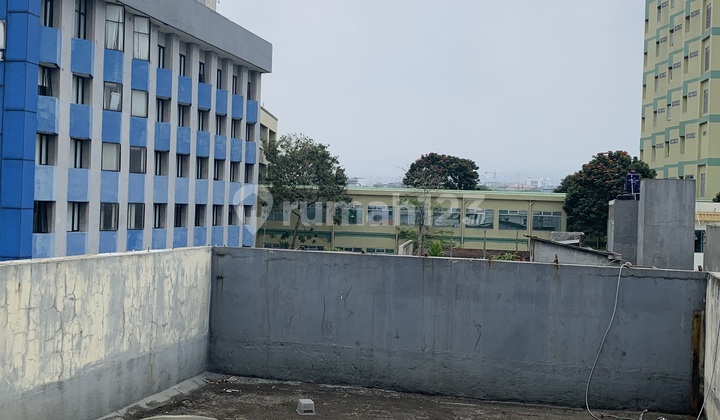 Disewakan Ruko 3 Lantai Ada Rooftop untuk Menjemur