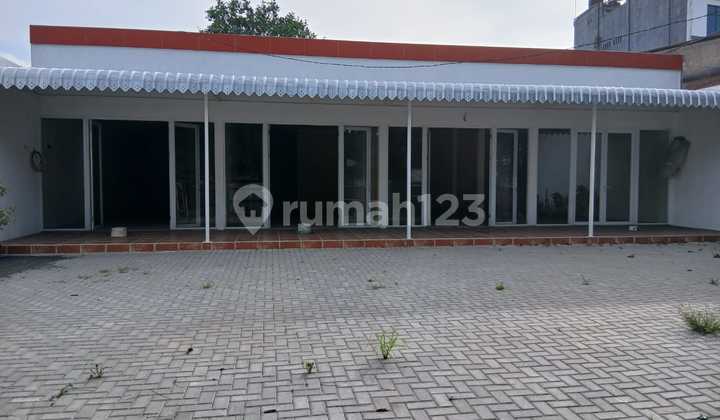Disewakan Tempat Usaha Lokasi Strategis di Sayap Riau Bandung