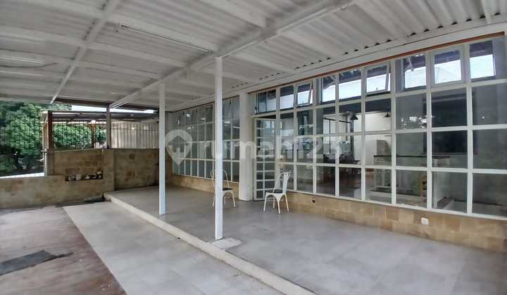 Disewakan Tempat Usaha Strategis di Sayap Riau Bandung