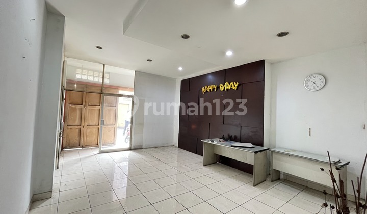 Strategic Shophouse Near Pasirkoja Toll Road