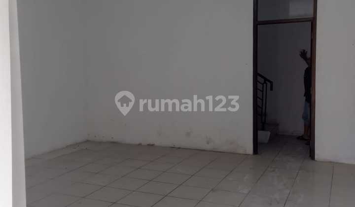 For Sale, Ready-to-Use Shop House in Taman Kopo Ketapang, Bandung 2