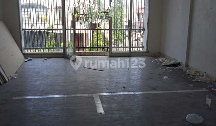 Disewakan Ruko Lokasi Strategis di Surapati Bandung Disewakan Ruko Lokasi Strategis di Surapati Bandung