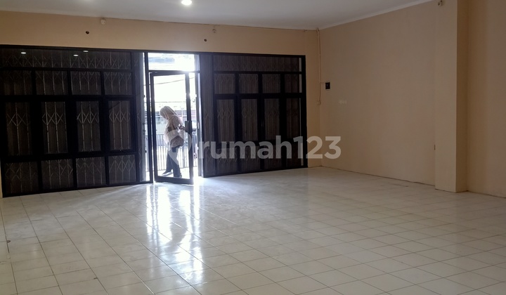 Disewakan Ruko 3 Lantai di Karapitan Bandung Disewakan Ruko 3 Lantai di Karapitan Bandung