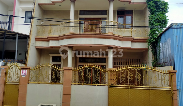 Dikontrakkan Rumah di Taman Palem 1