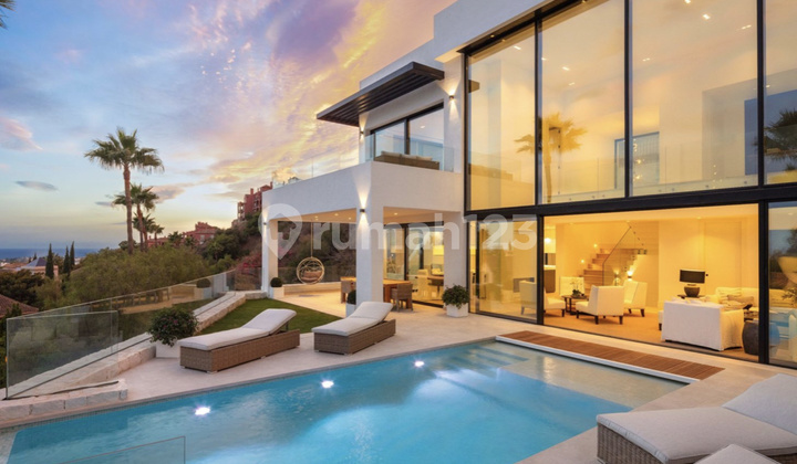 Only 25 Million for a 370 m2 Lake View Corner Plot in Golf PIK 2 at Permata Golf Residence 1 Only 25 Million for a 370 m2 Lake View Corner Plot in Golf PIK 2 at Permata Golf Residence 1