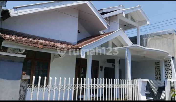 Cheap House on Kh. Sidiq Street, 2-Story House, 5 Bedrooms, 3 Bathrooms. Cheap House on Kh. Sidiq Street, 2-Story House, 5 Bedrooms, 3 Bathrooms.