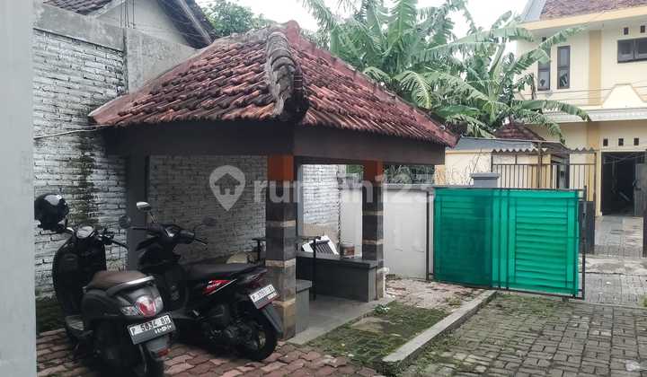 Potential 12-Room Kos, Jember Campus Area. Fully Occupied. 2