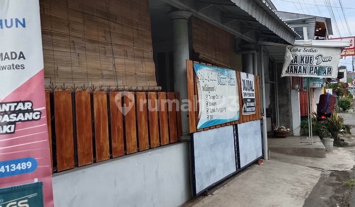 House by the Roadside Near Notohadigoro Stadium. Freehold Certificate