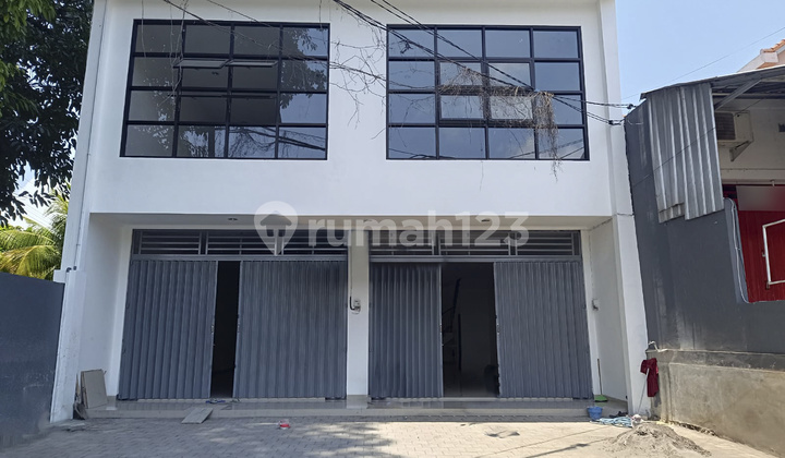 2-Story Shophouse in a Busy & Strategic Location in Padangsambian Near Kerobokan, Bali