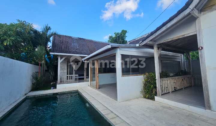 Minimalist 3 Bedroom Villa in the Heart of Canggu Near Batu Mejan Beach Minimalist 3 Bedroom Villa in the Heart of Canggu Near Batu Mejan Beach