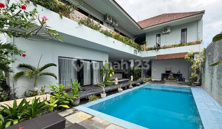 Private Villa 7 Bedrooms Cheap Near Berawa Beach, Bali Private Villa 7 Bedrooms Cheap Near Berawa Beach, Bali