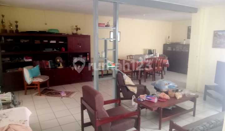 Rumah Tua Terawat Ciateul Bandung