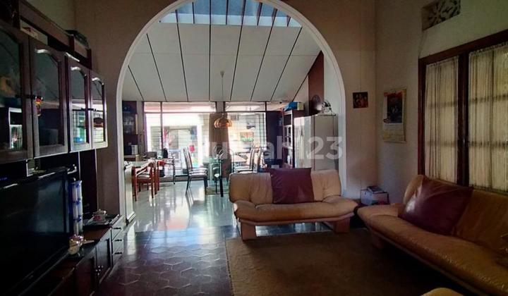 Well-Maintained Classic House, Riau Wing Bandung, Negotiable Comfortable Safe
