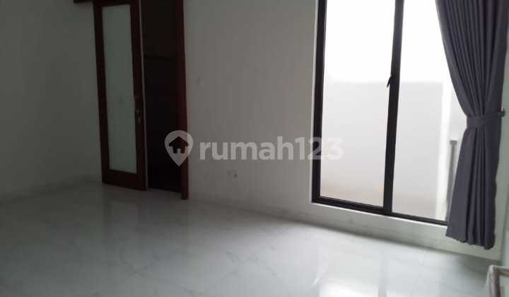 Rumah Baru Bebas Banjir 2 Lantai di Buah Batu,Batununggal 2