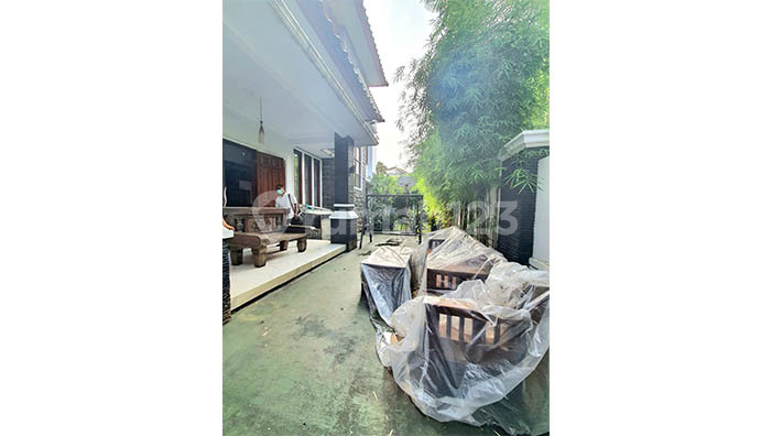 Cempaka Putih House, Strategic Location, Corner, Ready to Occupy, Flood-Free