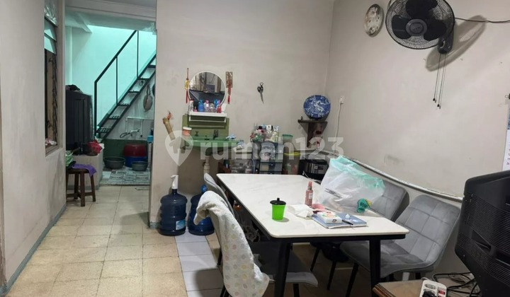 Pink House, Kelapa Gading. 2