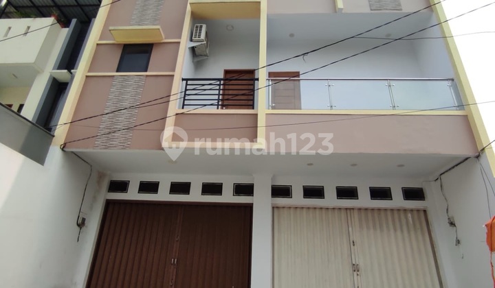 Disewakan Ruko Taman Kota, Jakarta Barat