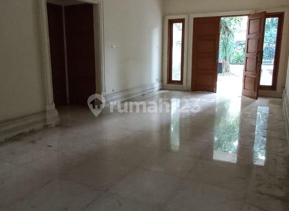 Disewakan Rumah di Wijaya bisa untuk Komersil