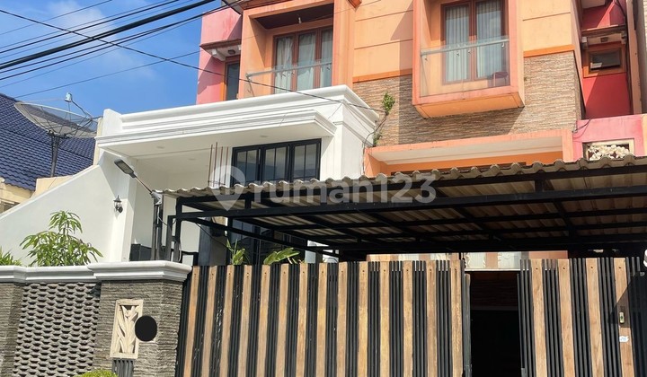 Dijual Cepat! Rumah Luxury 3 Lantai Plus Kolam Renang, Meruya, Jakarta Barat, 029 Dijual Cepat! Rumah Luxury 3 Lantai Plus Kolam Renang, Meruya, Jakarta Barat, 029