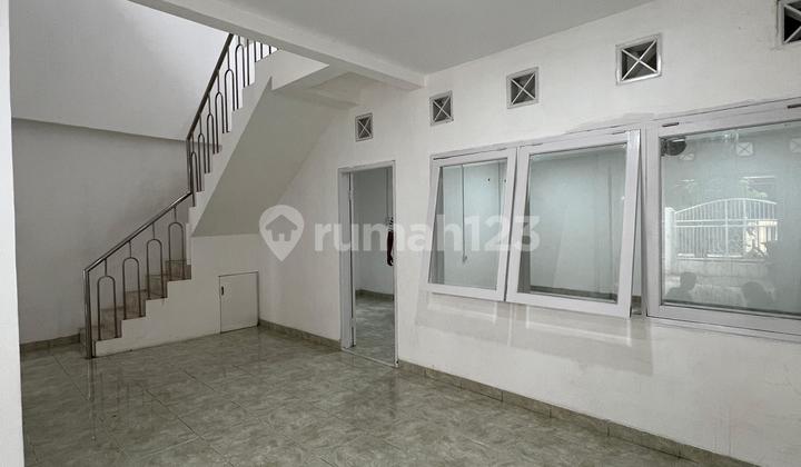 Modern Minimalist House Beji Depok 2