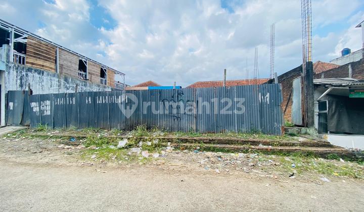 Tanah 3 Kavling & 1 Gudang di Area Pasar Tanah 3 Kavling & 1 Gudang di Area Pasar