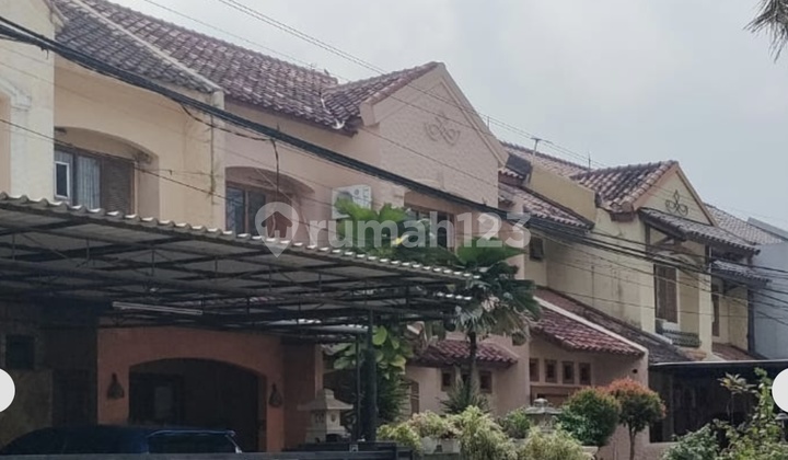 2-Story House, Land Area 300 M2 in Limo Depok 2