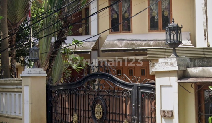 Rumah Mewah 2 Lantai Luas Tanah 656 M2 Menteng Jakarta Pusat