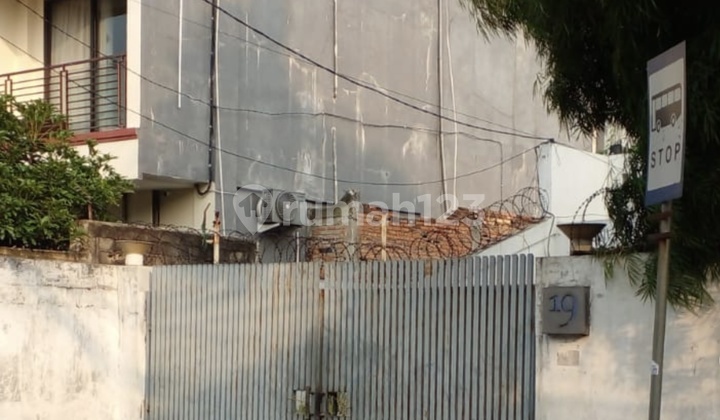 Tanah 754 M2 Bonus Rumah 2 Lantai di Cipete Jakarta Selatan