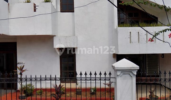 Rumah 2 Lantai dengan Luas Tanah 524 M2 di Bintaro Jakarta Selatan