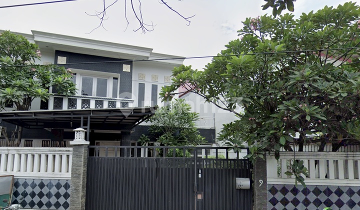 2-Story House with Swimming Pool, Land Area 293 M2 in Jagakarsa, South Jakarta 2-Story House with Swimming Pool, Land Area 293 M2 in Jagakarsa, South Jakarta