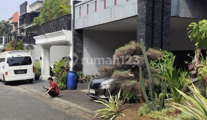 Rumah 2 Lantai Luas Tanah 250 M2 di Raffles Hills Depok Jawa Barat 2