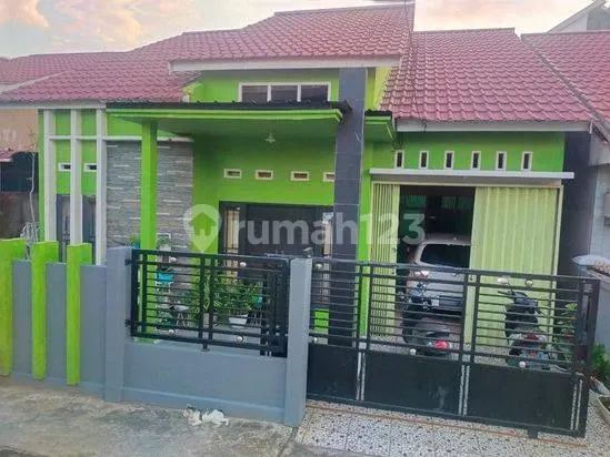 Dijual - Rumah Secondary - LT 142M² - LB -+138M² - Pontianak Barat.