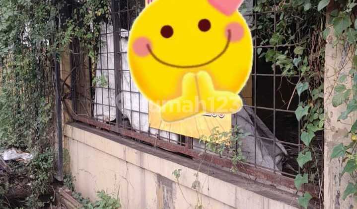 ******** ******** Near Toll Road