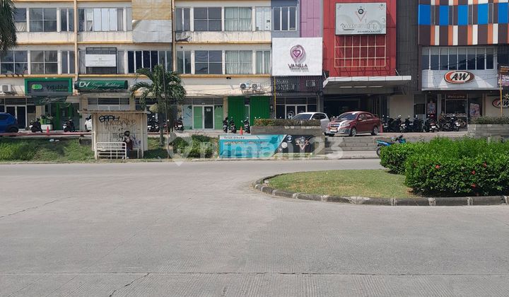 Ready-to-use Business Space Near Toll Road and Train Station