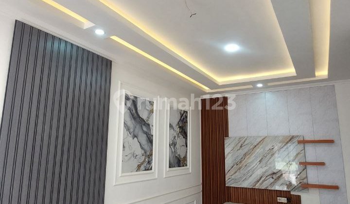 Exclusive 2-Story House Located on the Main Roadside in Hek Cipayung