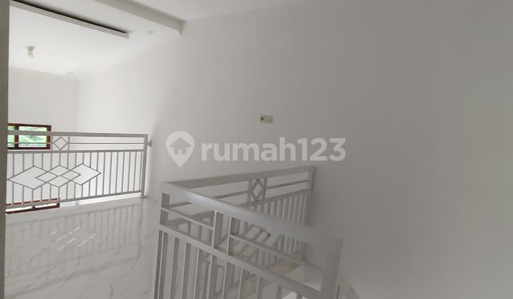 Cash 385 Jt! Rumah 2 Lantai 3Kt SHM di Pancoran Mas Depok 2